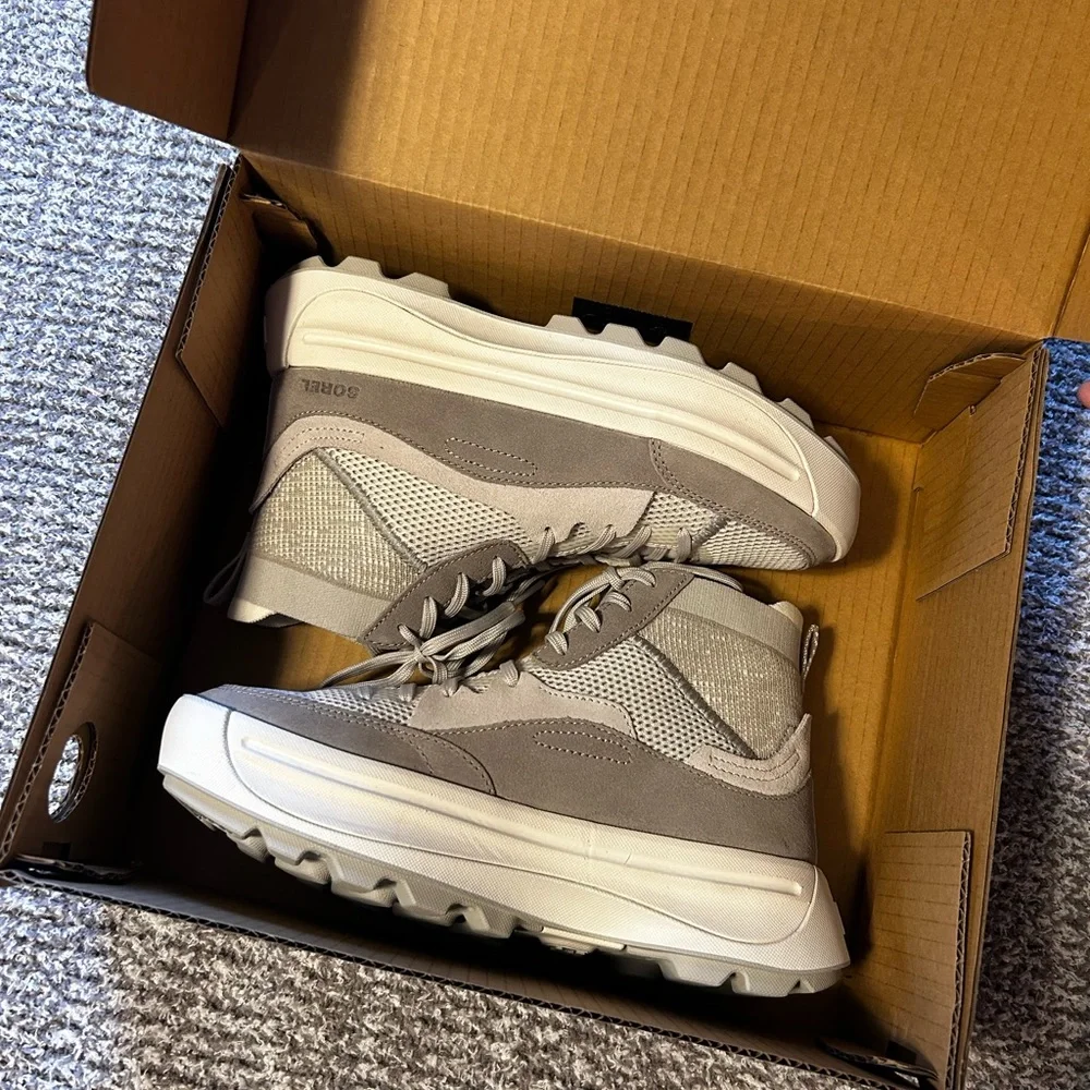 Sorel Shoes - Picture 2 of 12